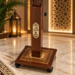 ⁦حامل القرآن الكريم الخشبي المتحرك – قابل لتعديل الارتفاع وزاوية القراءة⁩ - الصورة ⁦4⁩